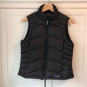 Patagonia women’s goose down black vest size m
